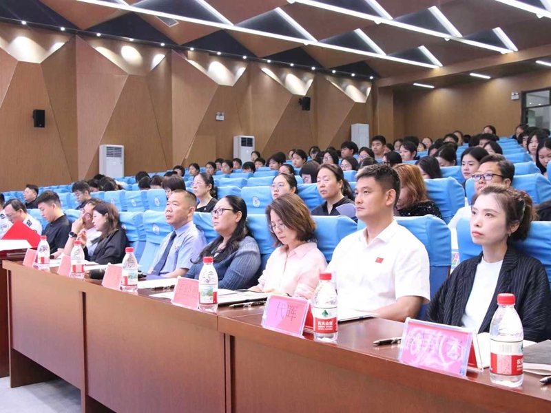 我院领导受邀参加龙华初级中学教联体启动仪式